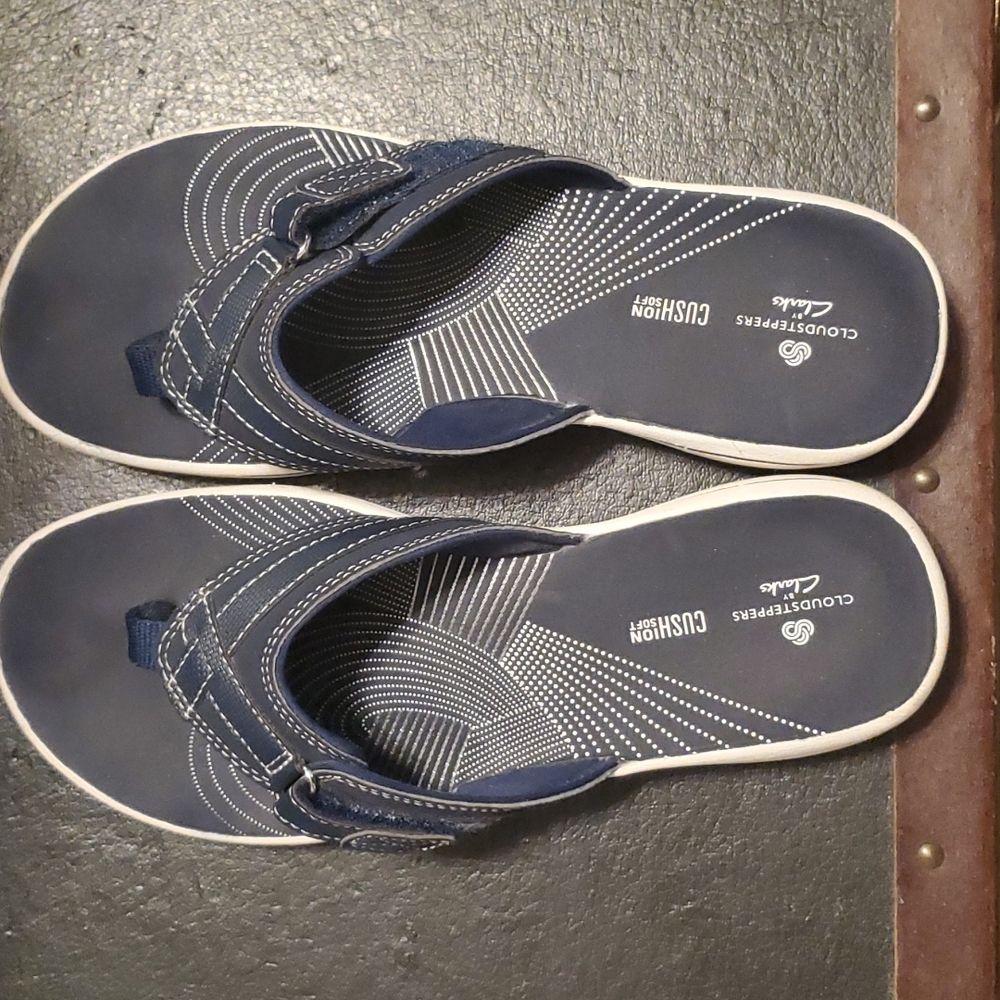 Clark's cloudsteppers flip flops